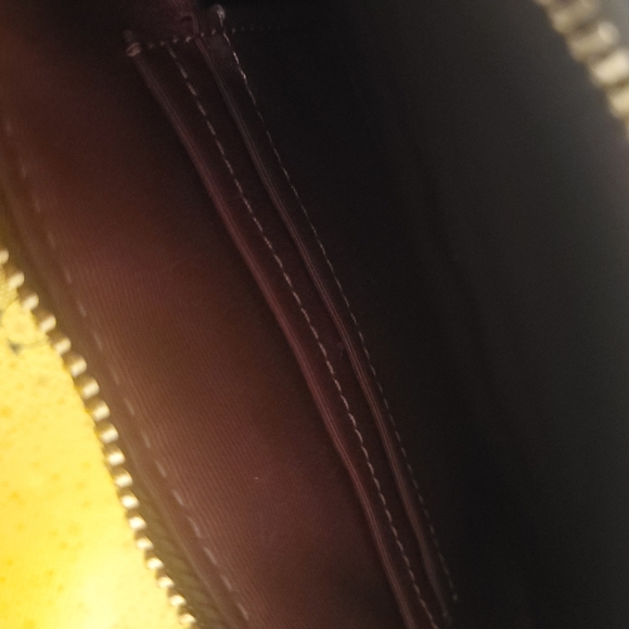 Coach - Large Corner Zip Wristlet In Signature Canvas with electric red - Picture 11 of 11